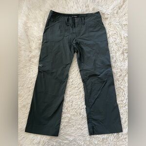Arc’teryx Women’s pants - Size 8 - green